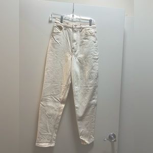 White mom jean